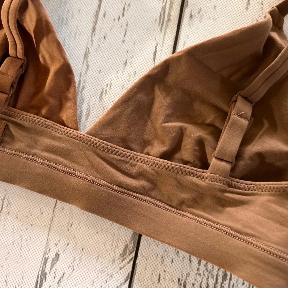 SKIMS Fits everybody Triangle Bralette Sz S - Jasper NWT